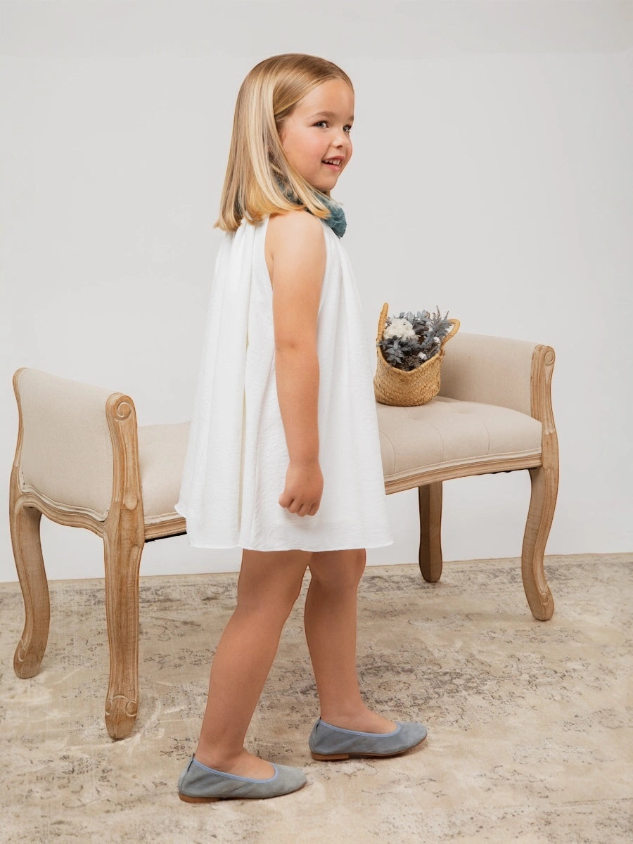 Vestido halter blanco volante azul índigo fruncido cuello