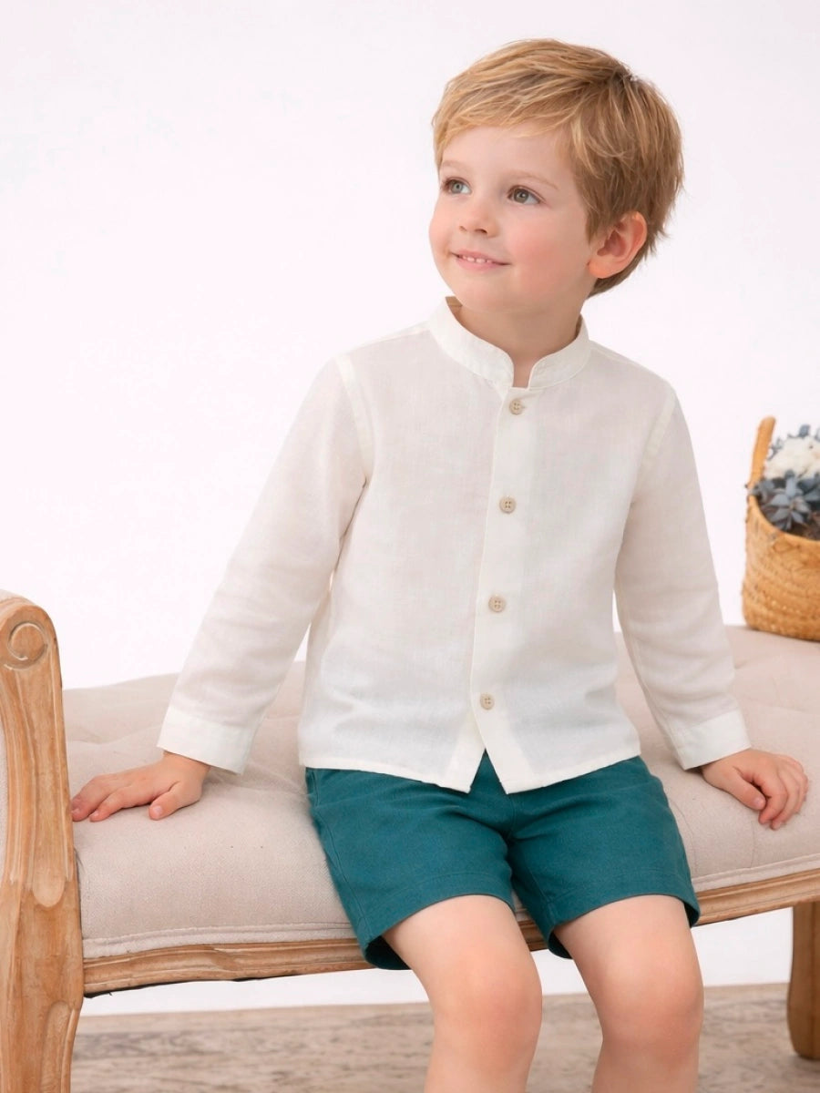 Conjunto camisa crudo cuello mao y pantalón azul índigo