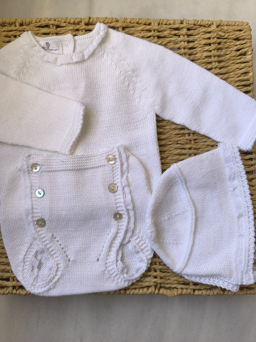 Conjunto 3 piezas en punto liso con tira bordada