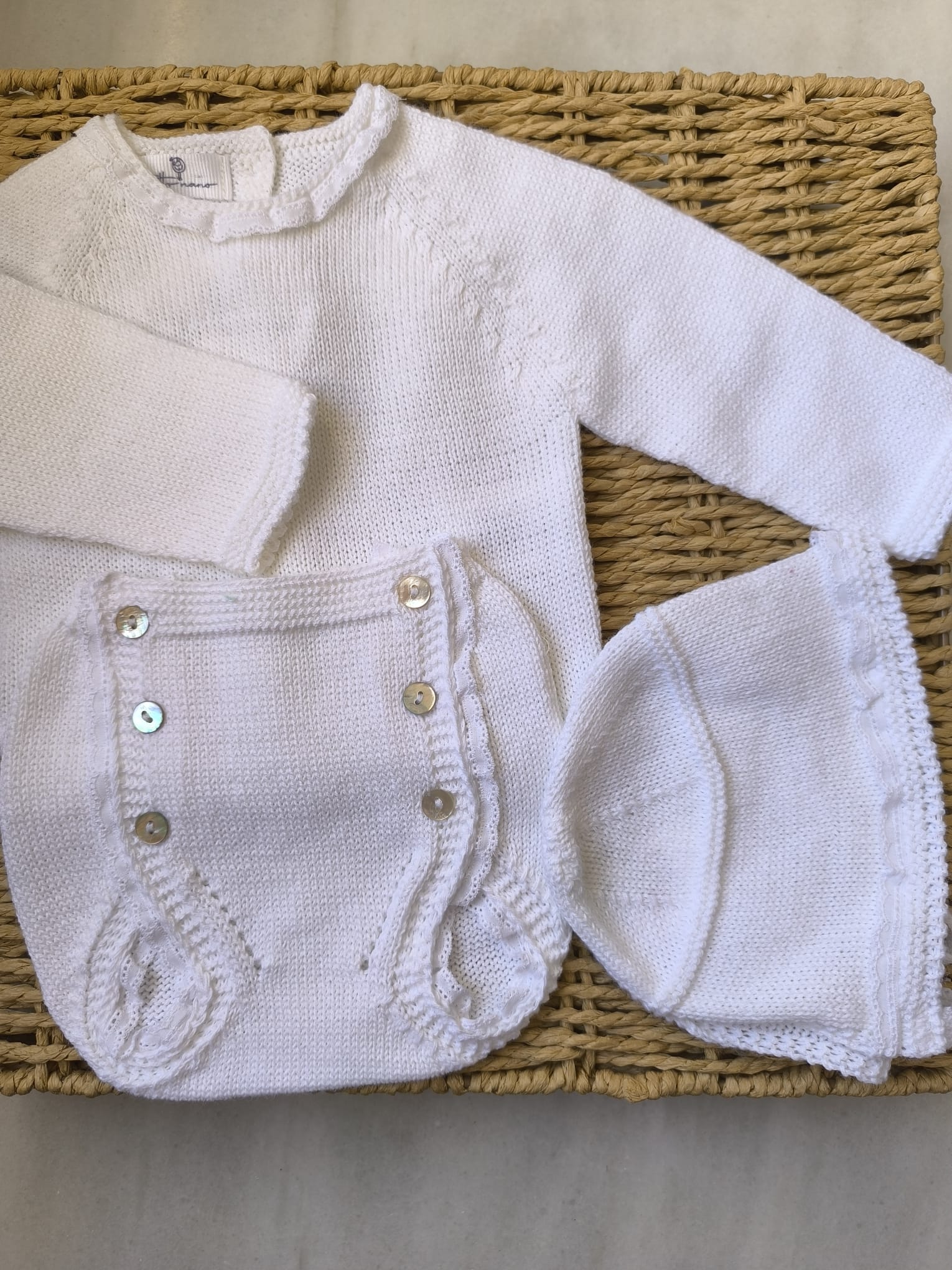 Conjunto 3 piezas en punto liso con tira bordada
