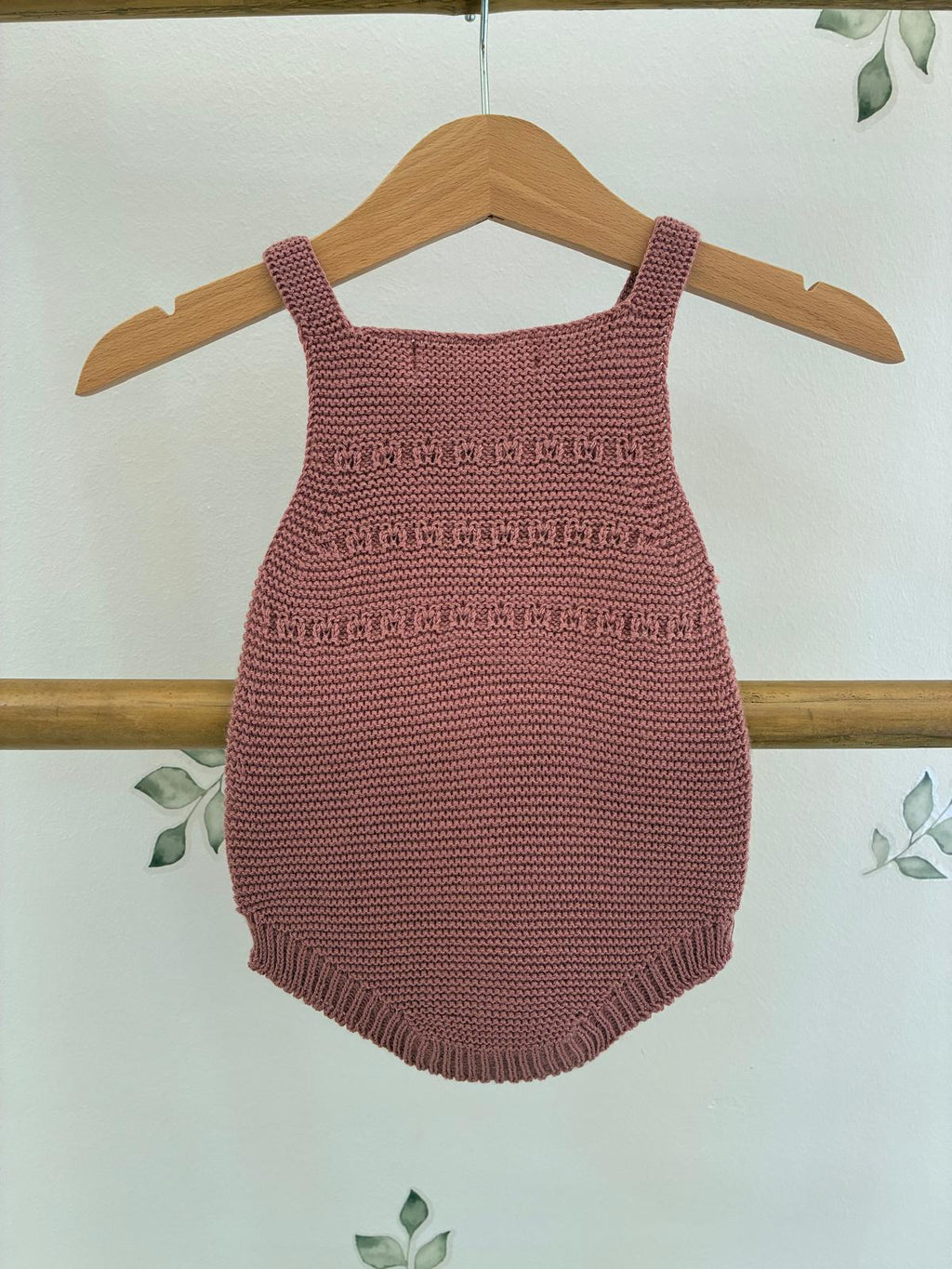 Ranita de tirantes en punto bobo y calados
