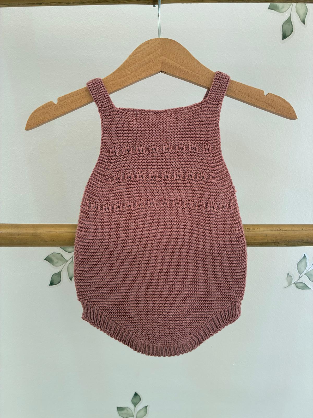 Ranita de tirantes en punto bobo y calados