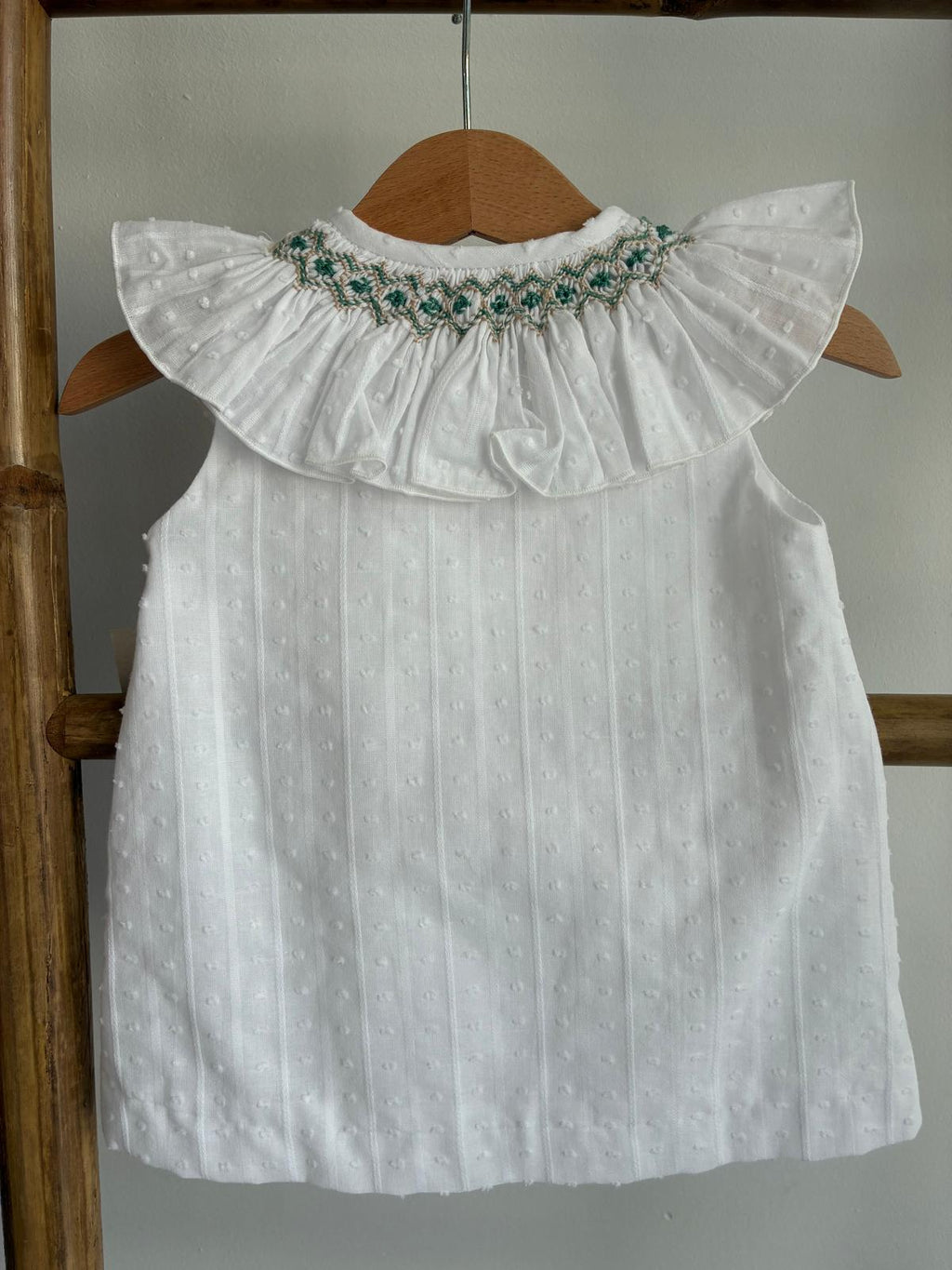 Jesusito de plumeti cruzado y punto smock en verde y beige