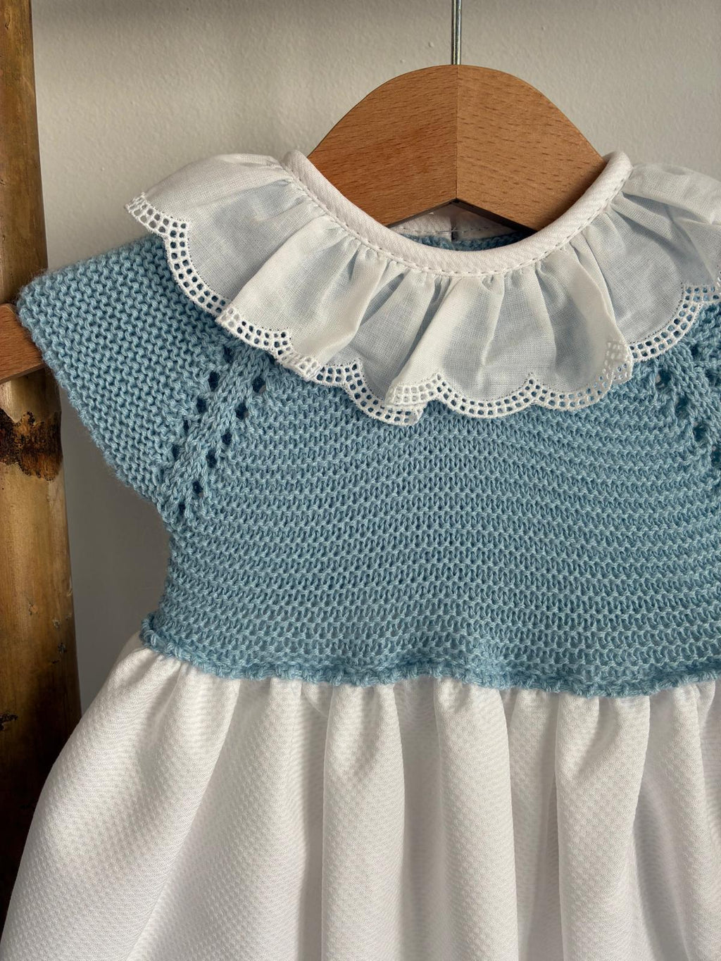 Batón en punto de algodón con capota en rosa azul empolvado