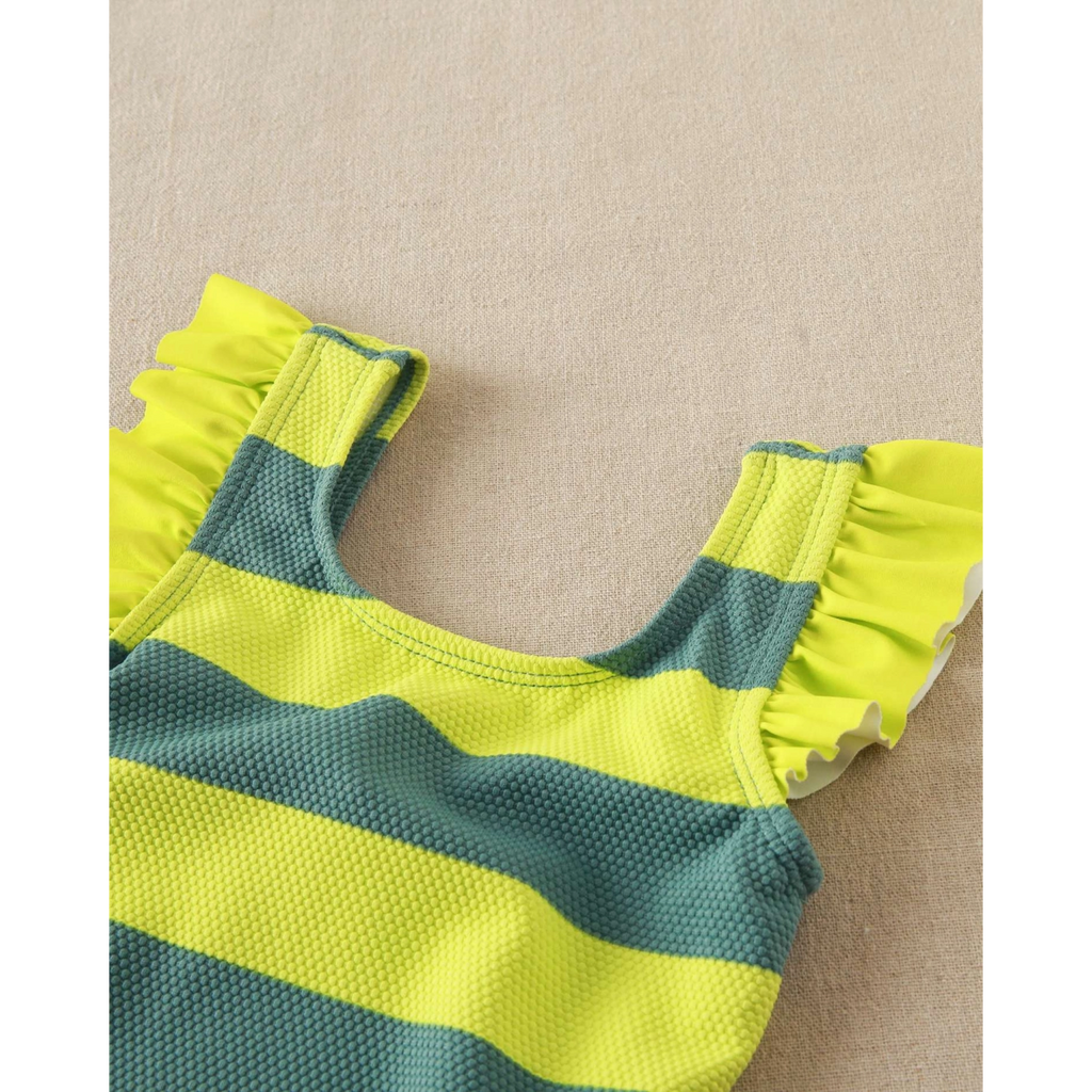 Bañador de bebé de rayas con volante en los tirantes