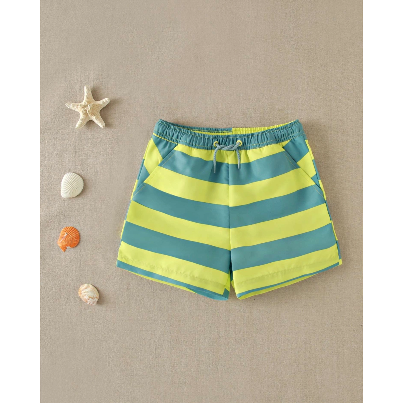 Bañador de niño de rayas verde con cintura con cordón ajustable