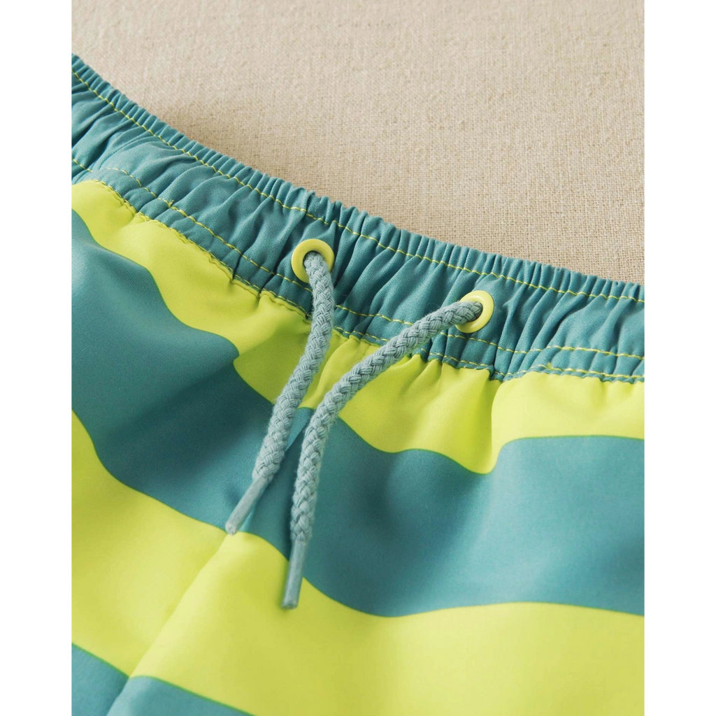 Bañador de niño de rayas verde con cintura con cordón ajustable