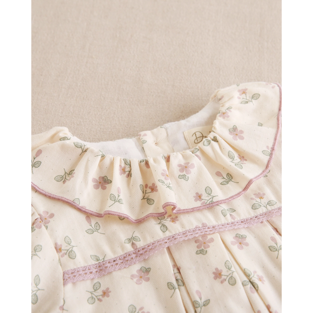 Ranita de bebé niña de flores rosa con cuello volante