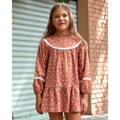 Vestido de niña color teja con estampado de hojas