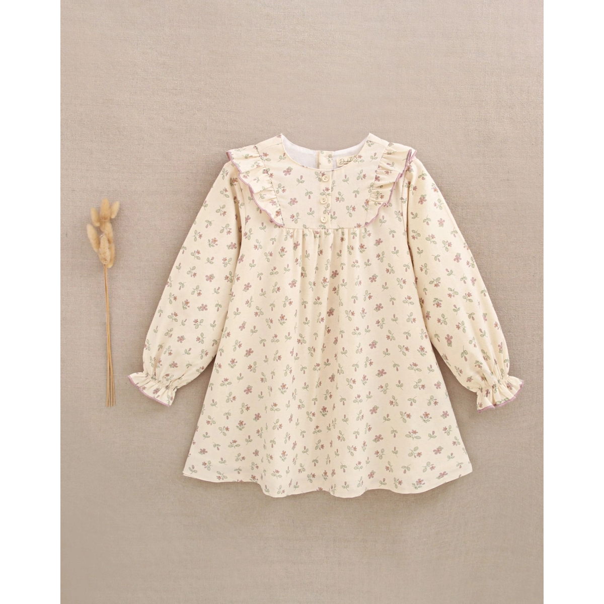 Vestido de niña de flores con volantes rosa